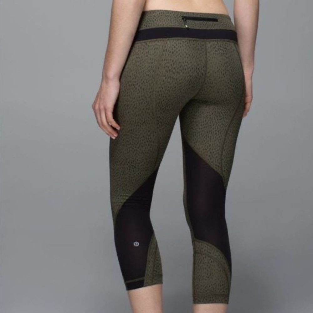 Lululemon Run Inspire Crop II Dottie Dash Green, size 4
